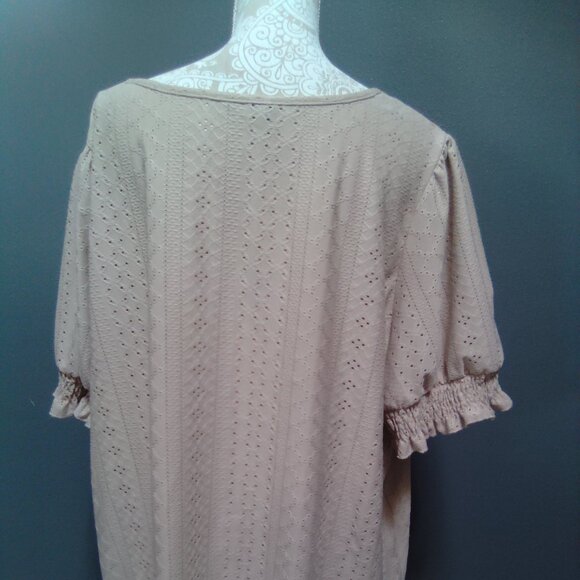 Bloomchic Top - Picture 2 of 5